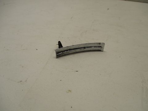 Cowl grille center filler